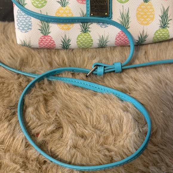 Dooney & Bourke Pineapple Print Pouchette Crossbody Bag new without tags - Picture 7 of 7